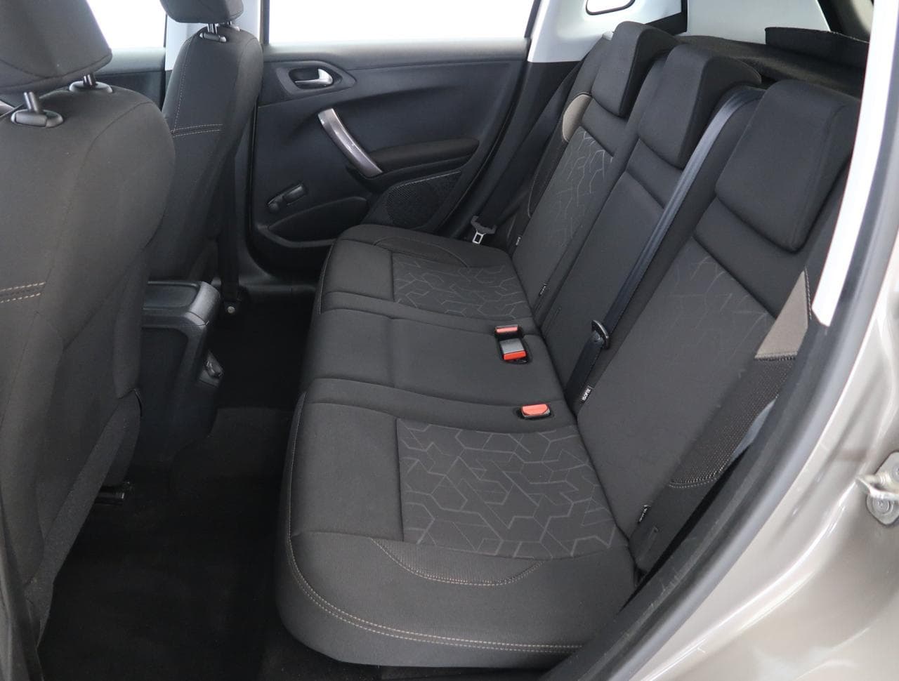 2016 Peugeot 2008 - 26