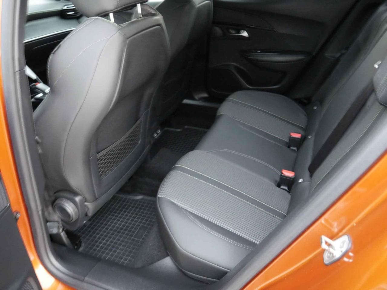 2020 Peugeot 2008 - 16