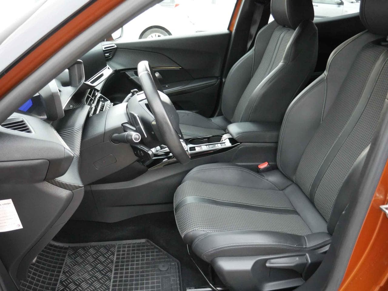 2020 Peugeot 2008 - 14