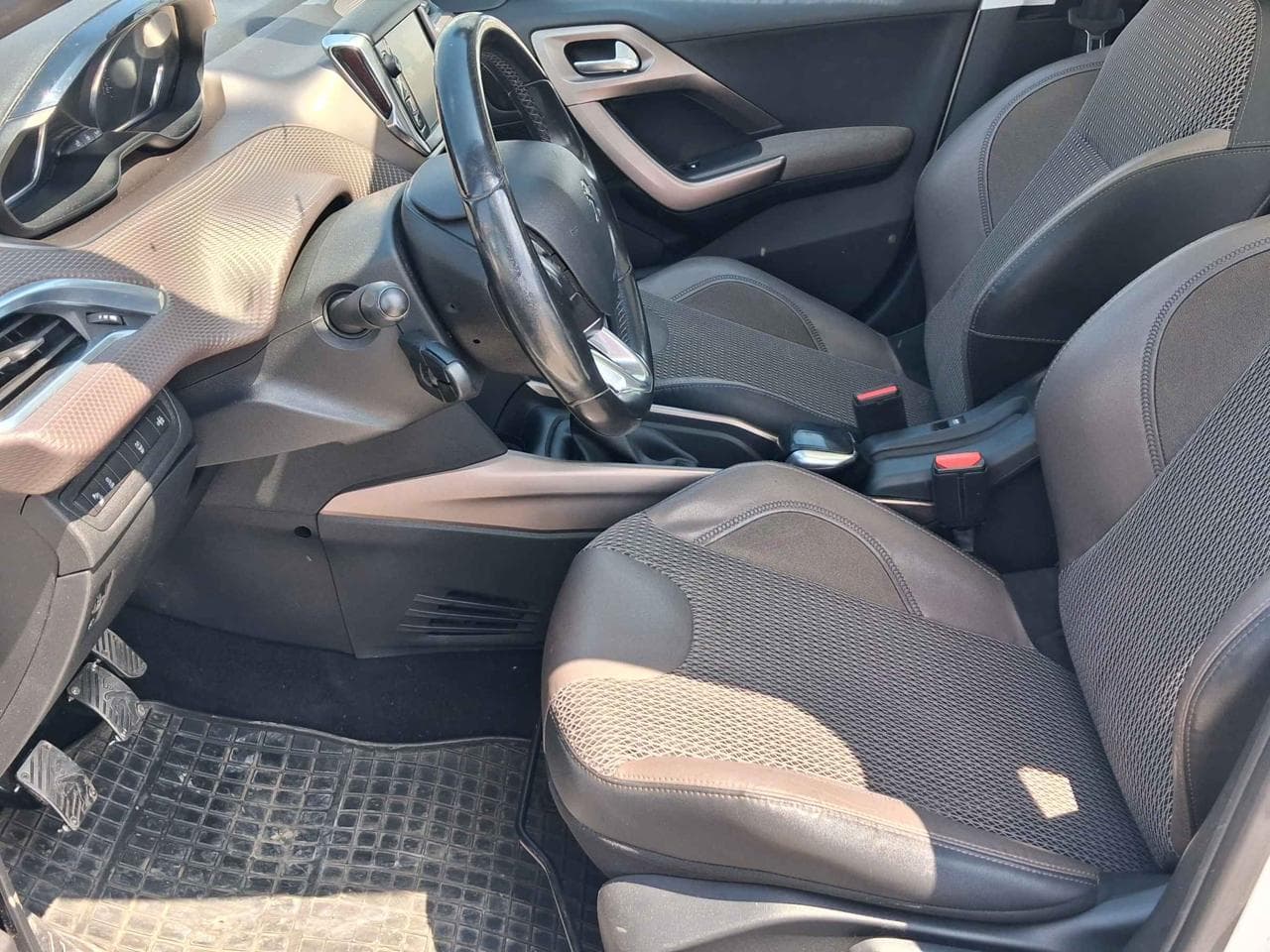 2015 Peugeot 2008 - 13