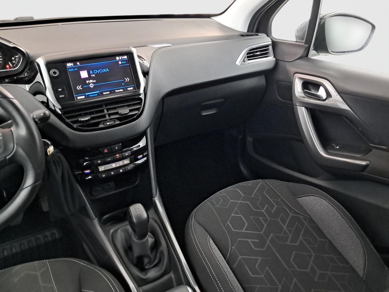 2017 Peugeot 2008 - 21