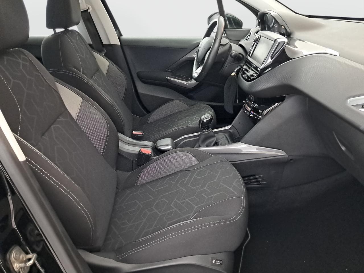 2017 Peugeot 2008 - 23