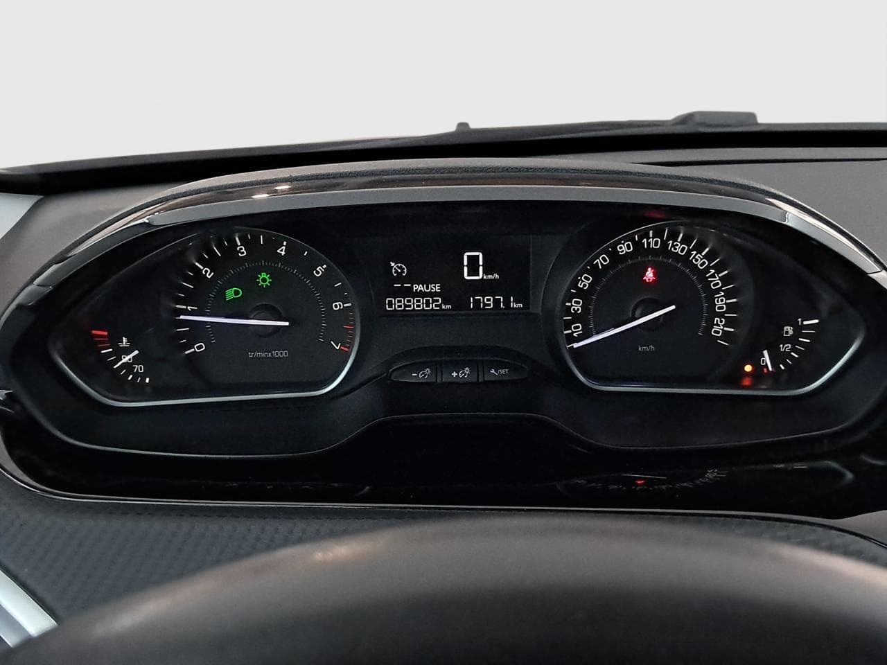 2017 Peugeot 2008 - 33