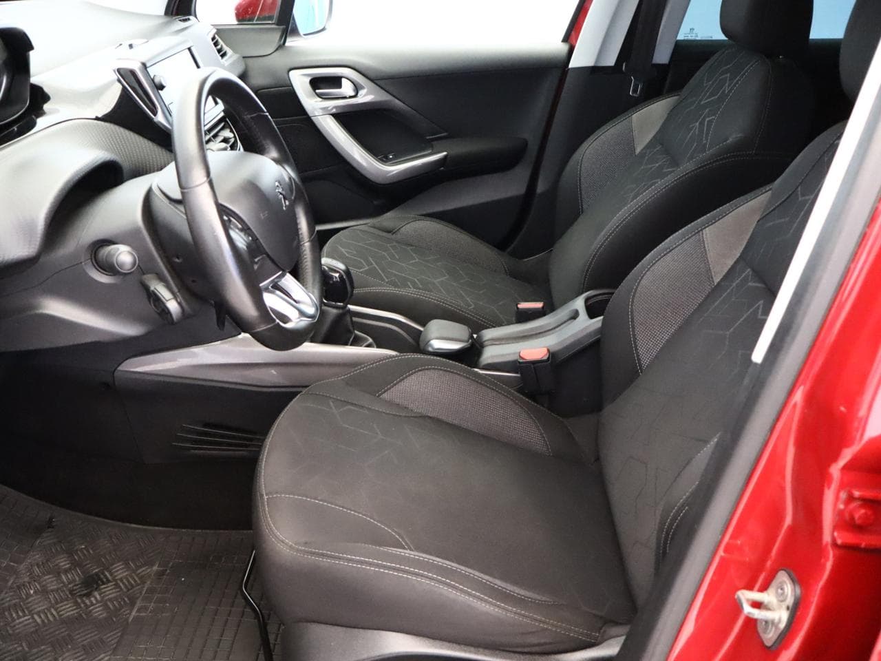 2018 Peugeot 2008 - 17