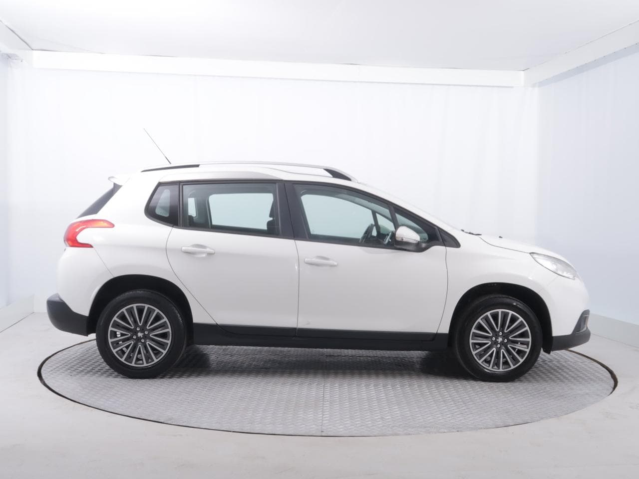 2014 Peugeot 2008 - 14