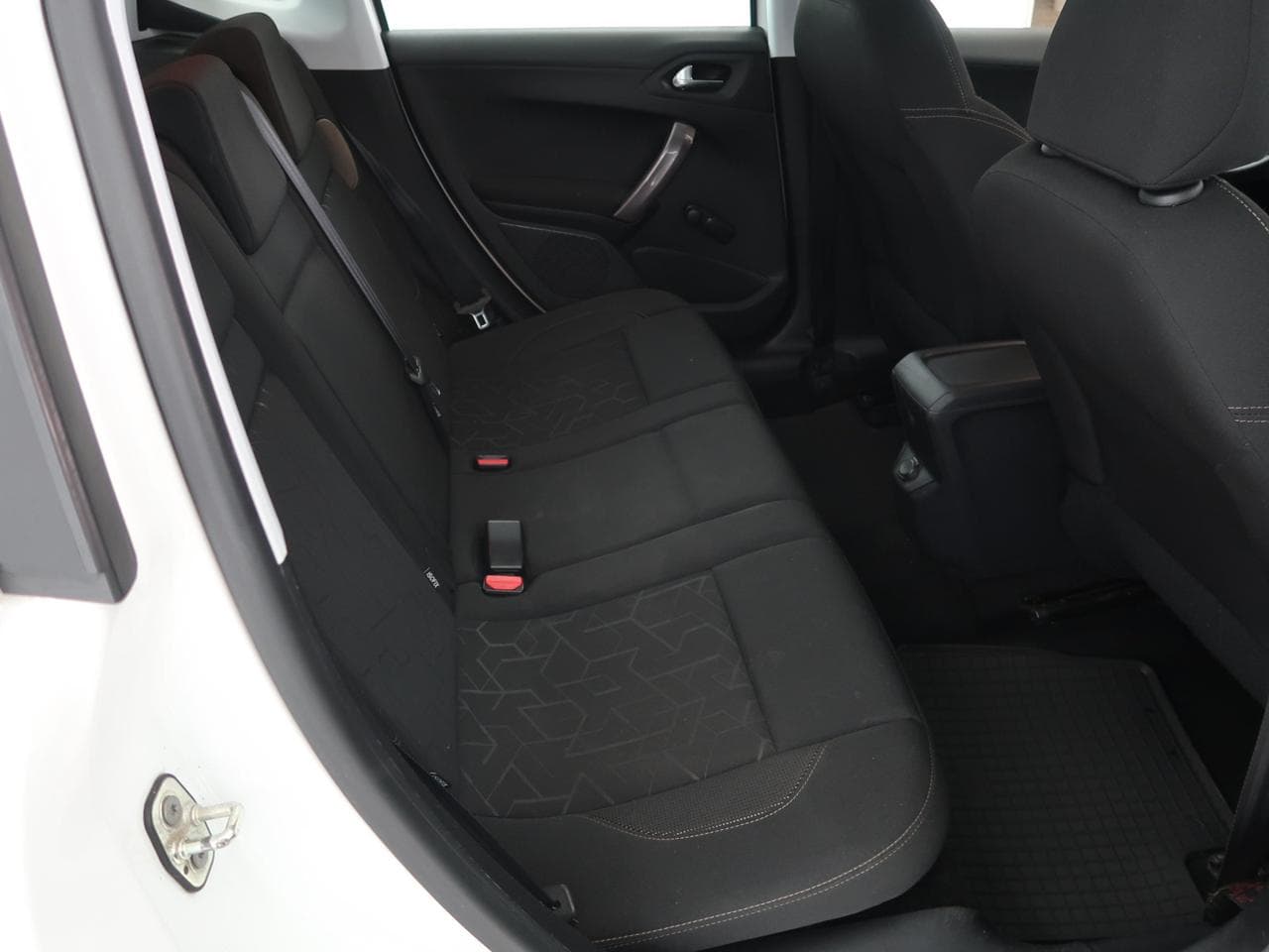 2014 Peugeot 2008 - 24