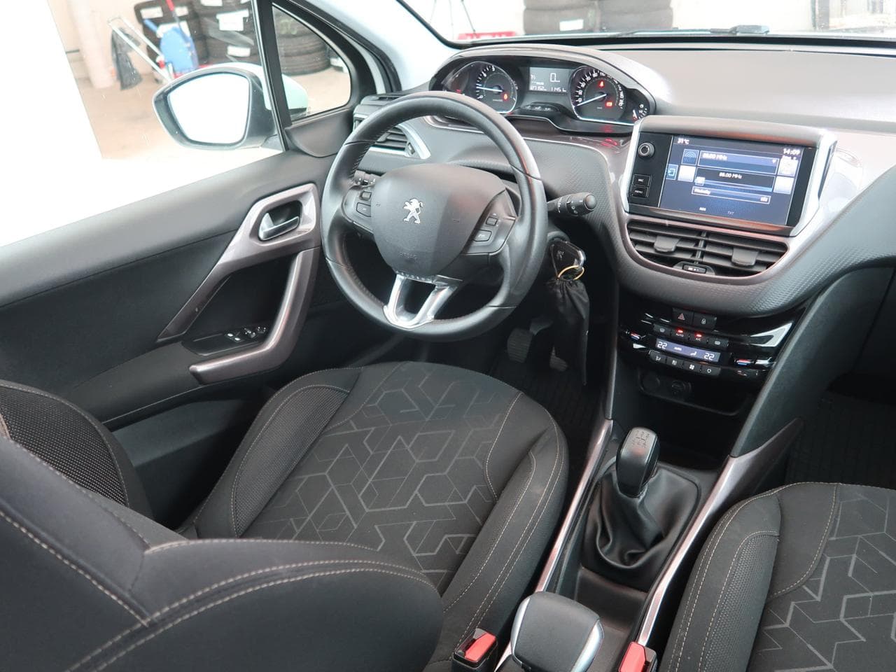 2014 Peugeot 2008 - 16