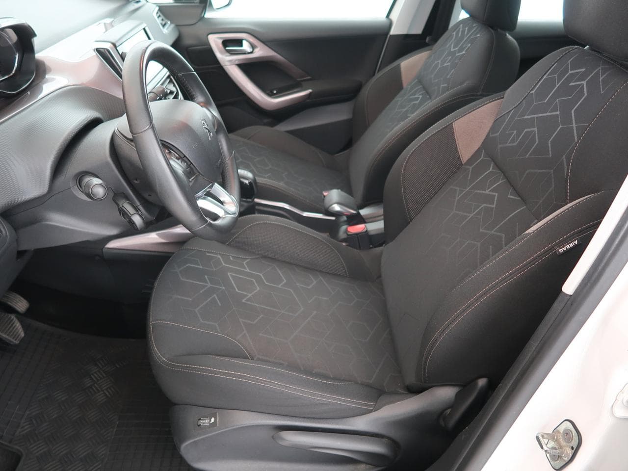 2014 Peugeot 2008 - 30