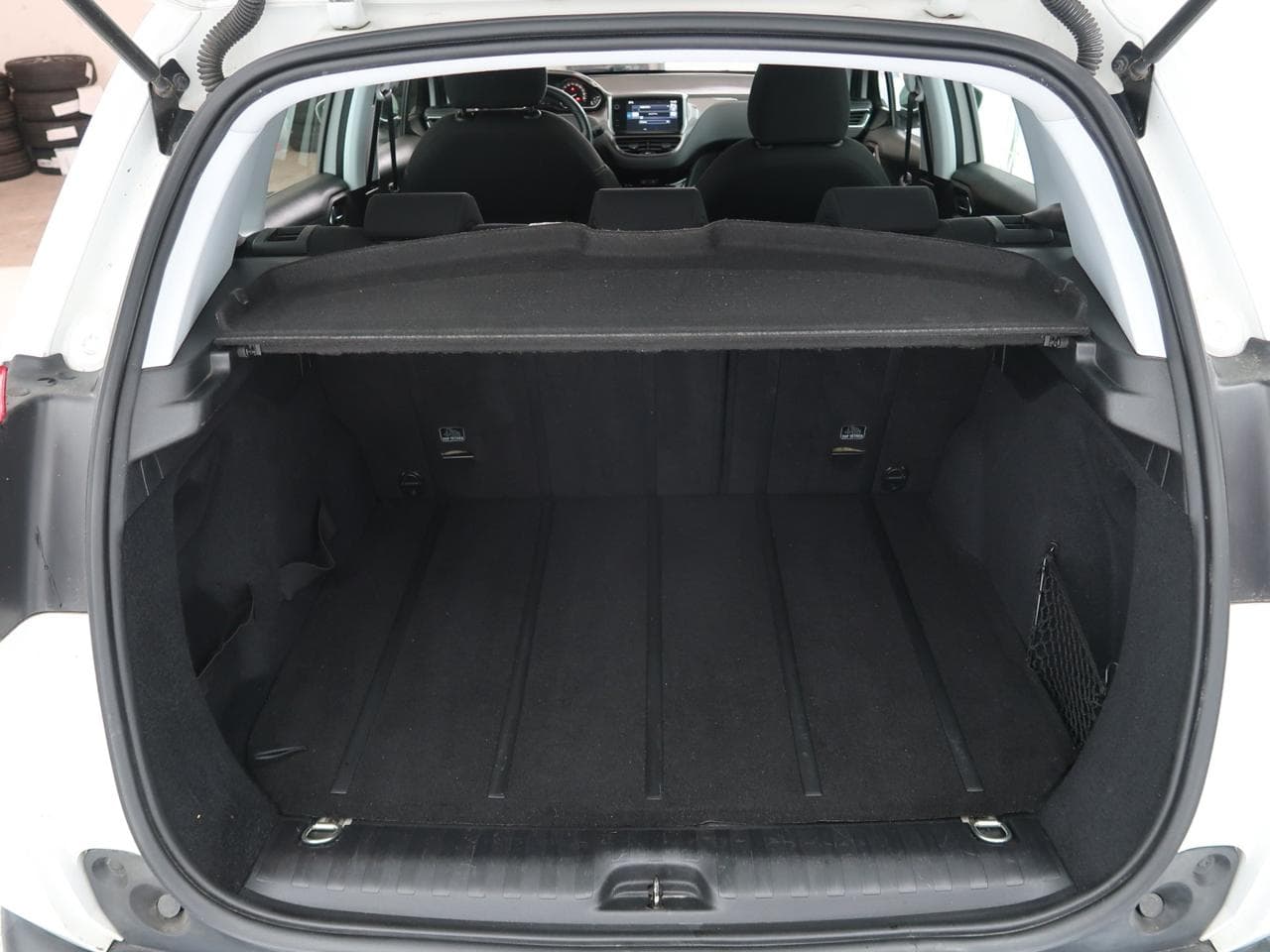 2014 Peugeot 2008 - 37