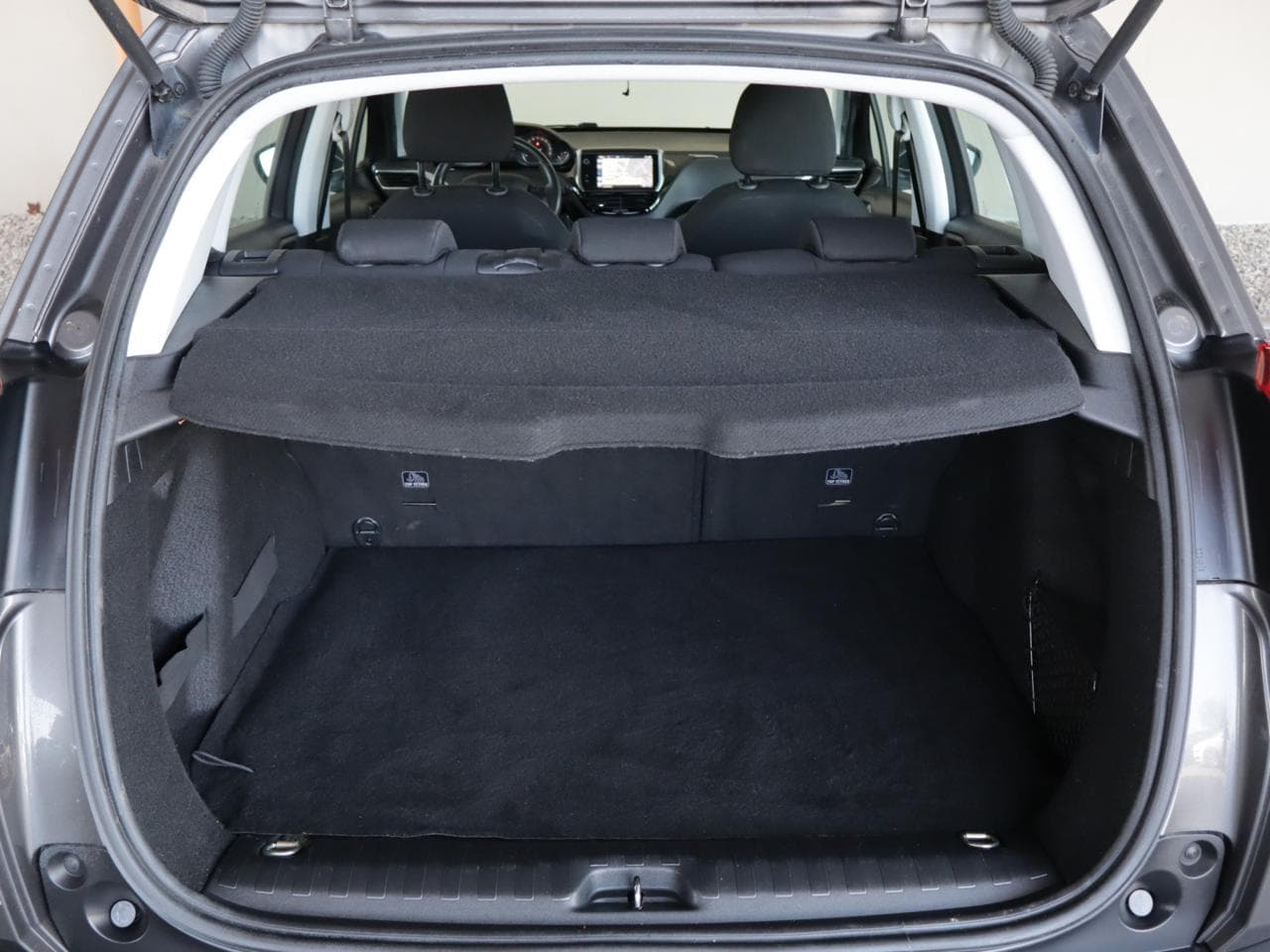 2017 Peugeot 2008 - 25