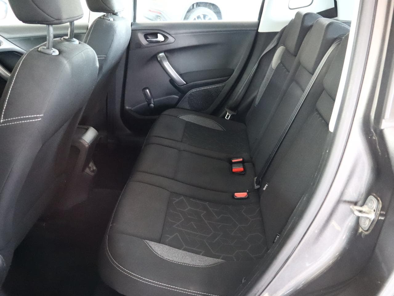 2017 Peugeot 2008 - 15