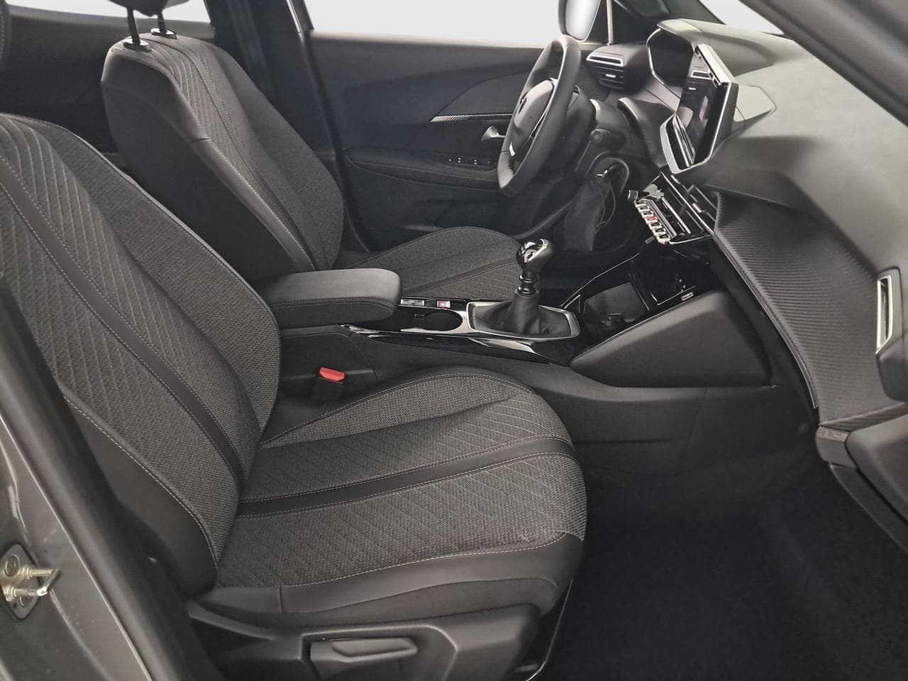 2025 Peugeot 2008 - 12
