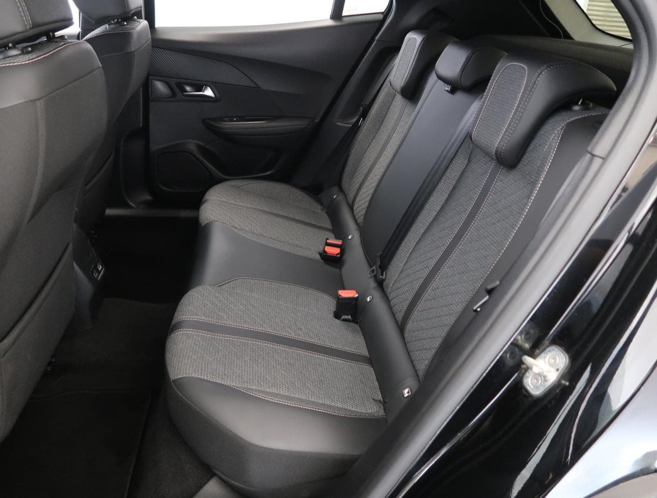 2025 Peugeot 2008 - 15