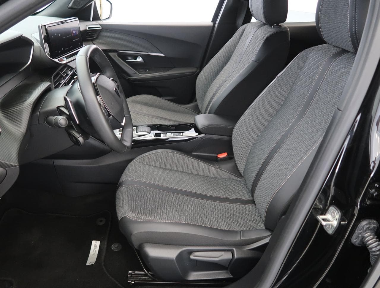 2025 Peugeot 2008 - 16