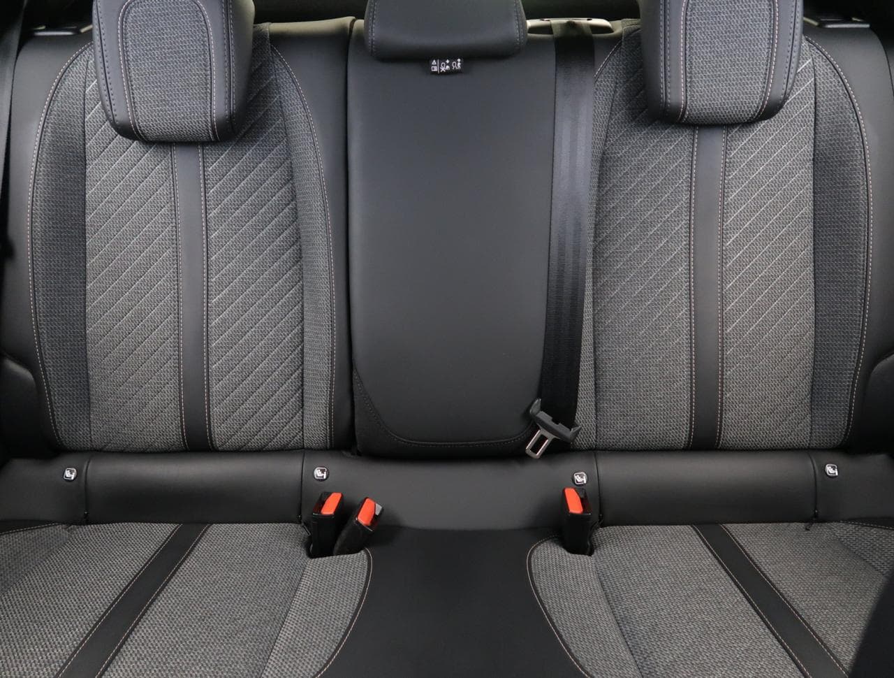 2025 Peugeot 2008 - 14