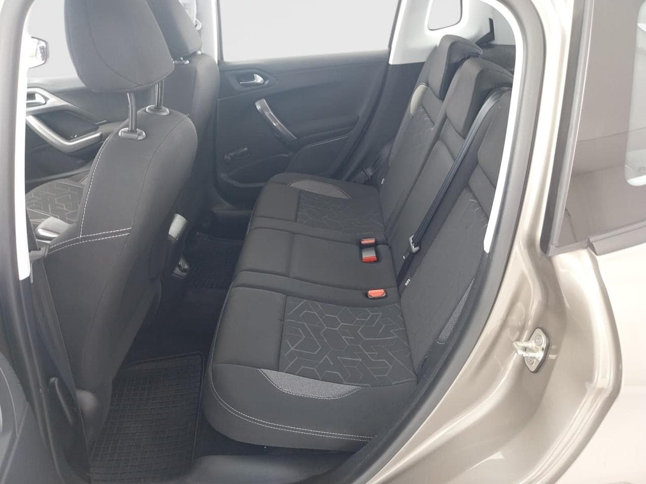 2017 Peugeot 2008 - 15