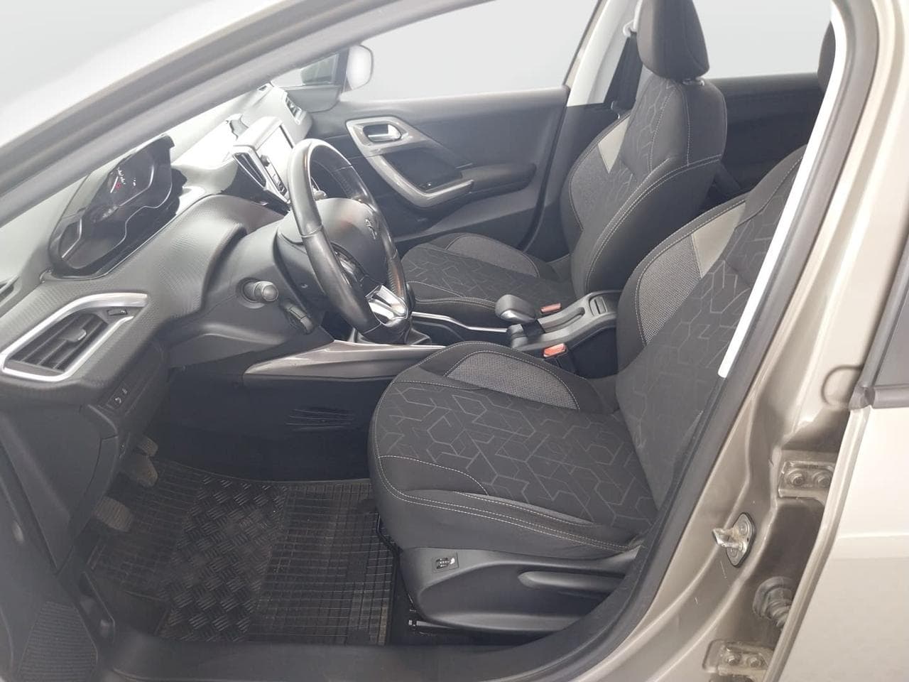 2017 Peugeot 2008 - 16