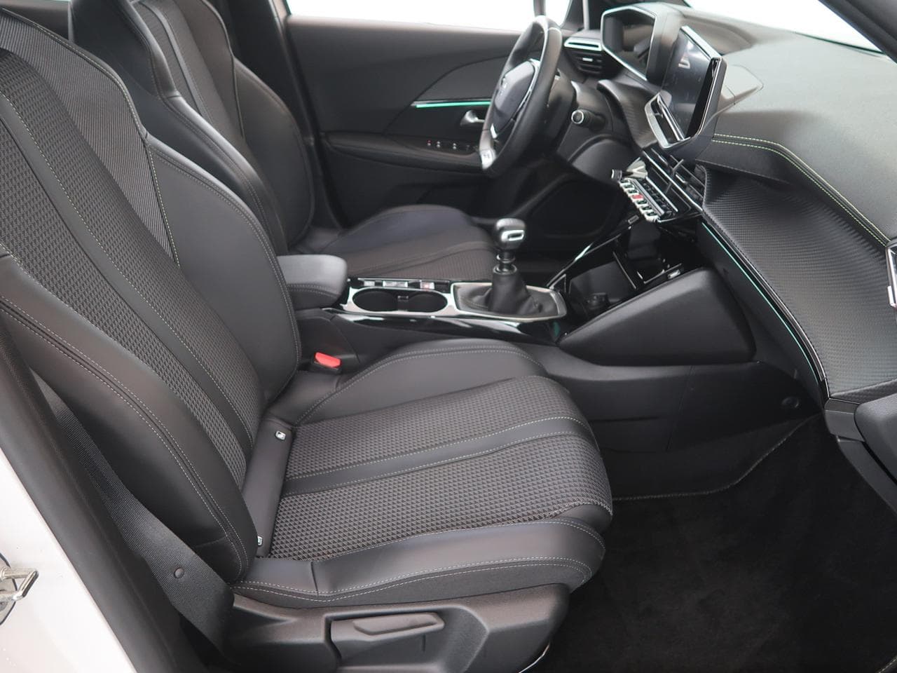 2022 Peugeot 2008 - 12