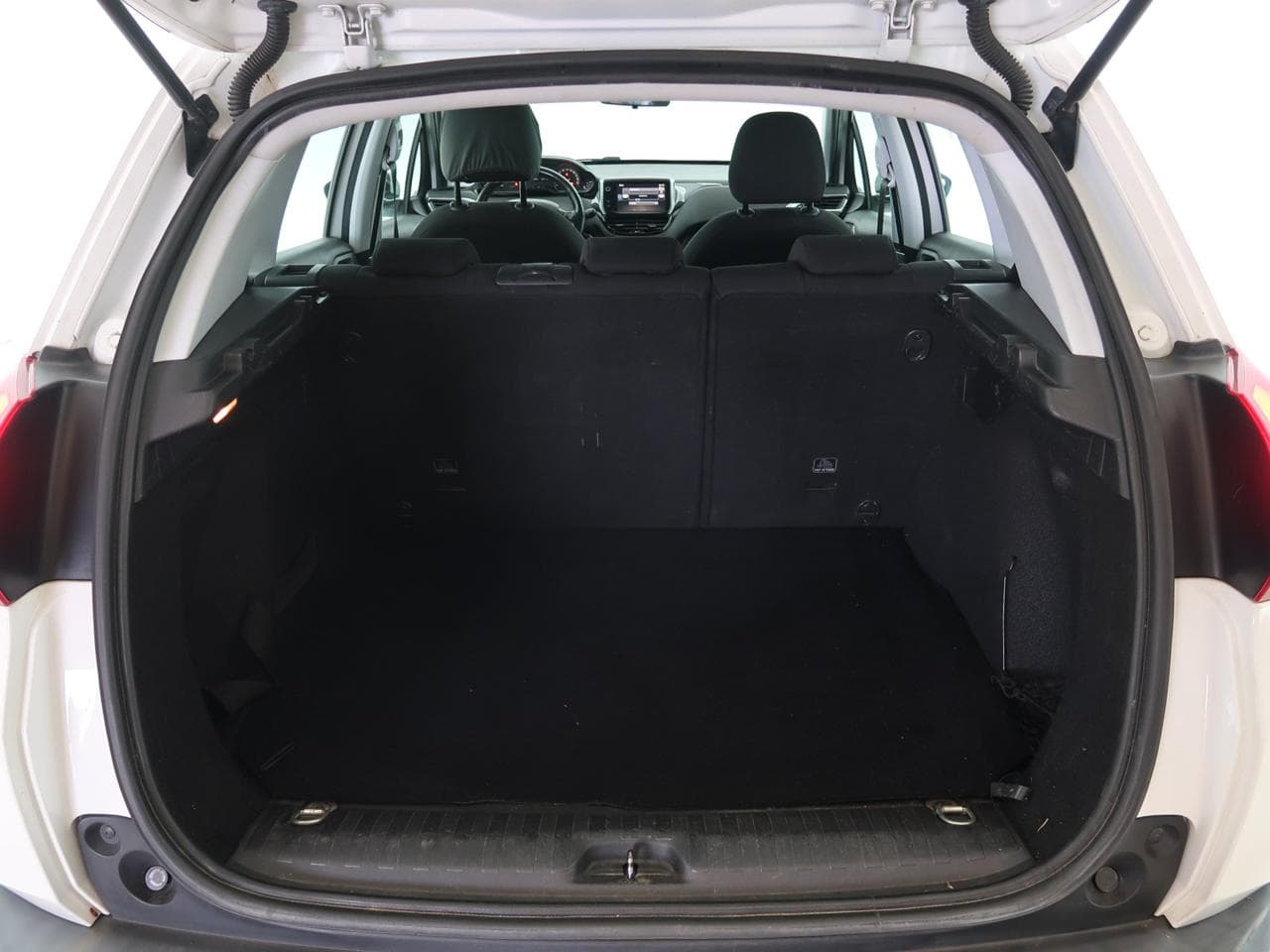 2017 Peugeot 2008 - 19