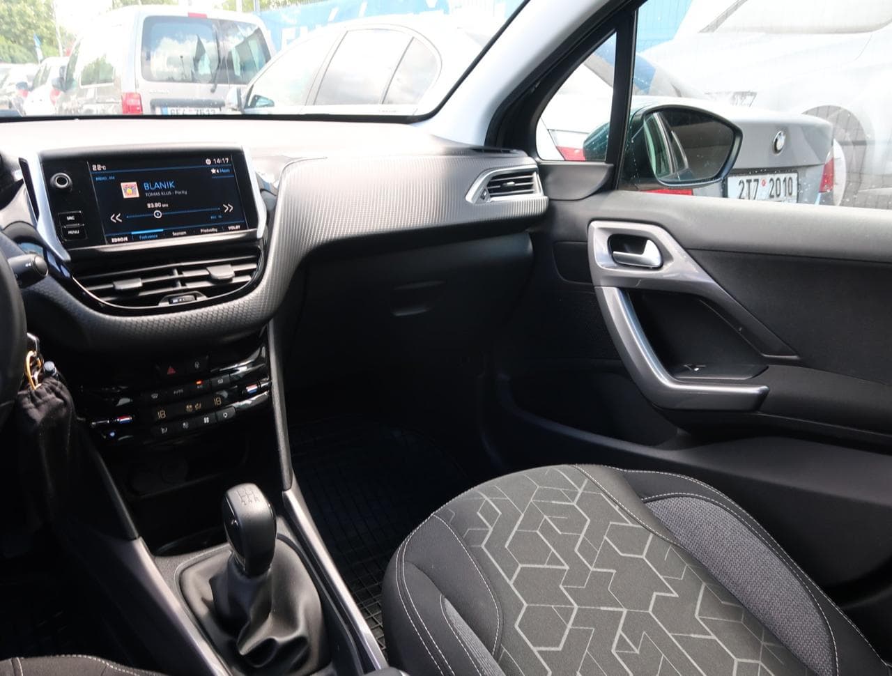 2019 Peugeot 2008 - 11