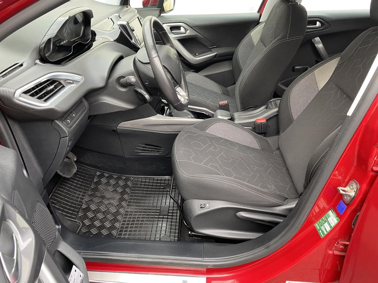 2017 Peugeot 2008 - 9