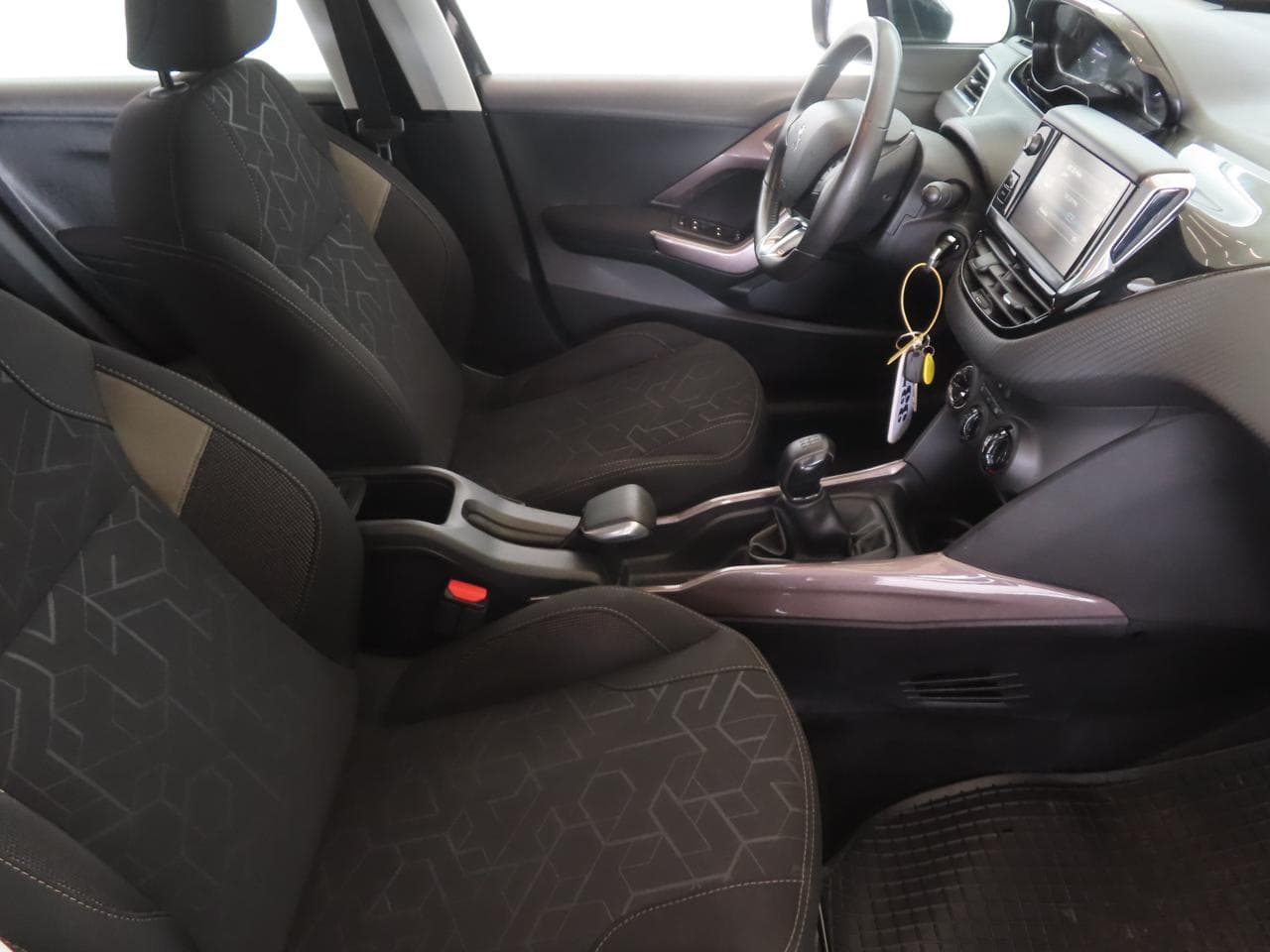 2016 Peugeot 2008 - 12