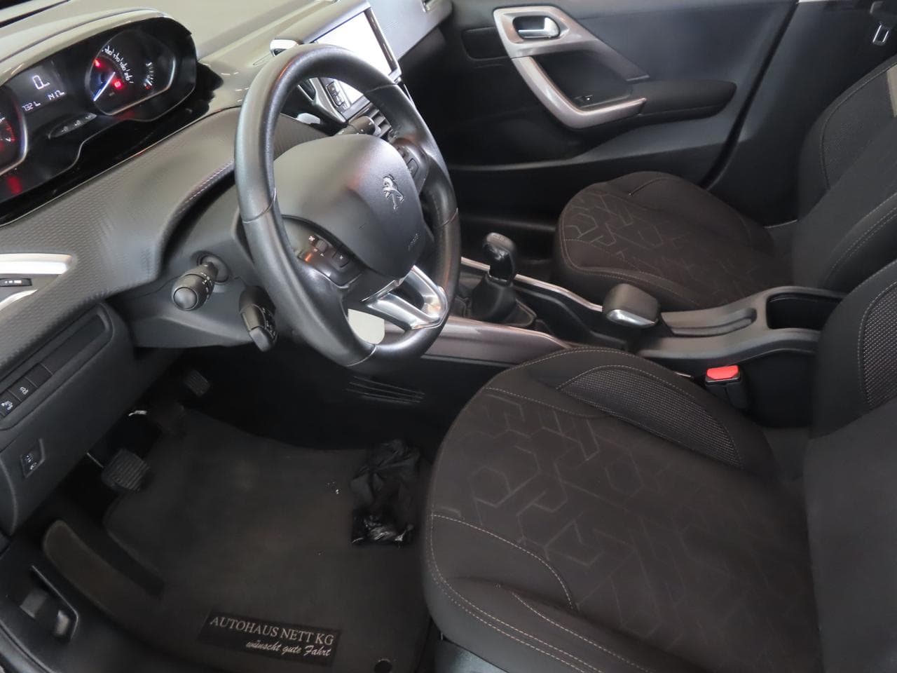 2016 Peugeot 2008 - 16