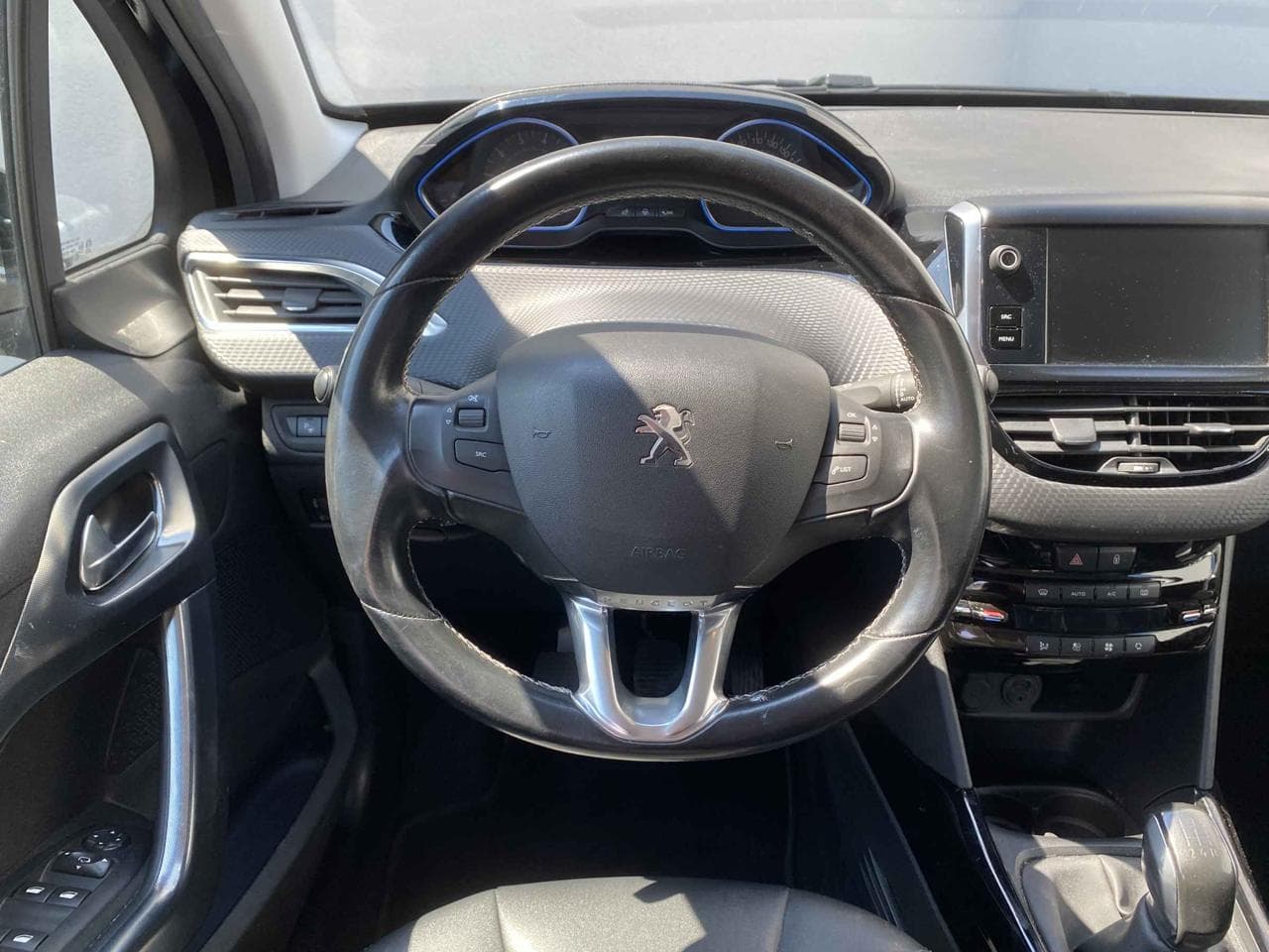 2017 Peugeot 2008 - 11