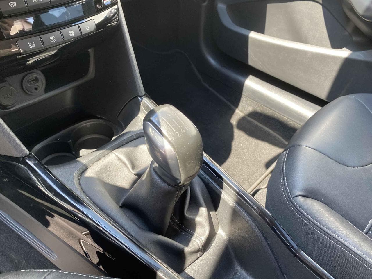 2017 Peugeot 2008 - 15