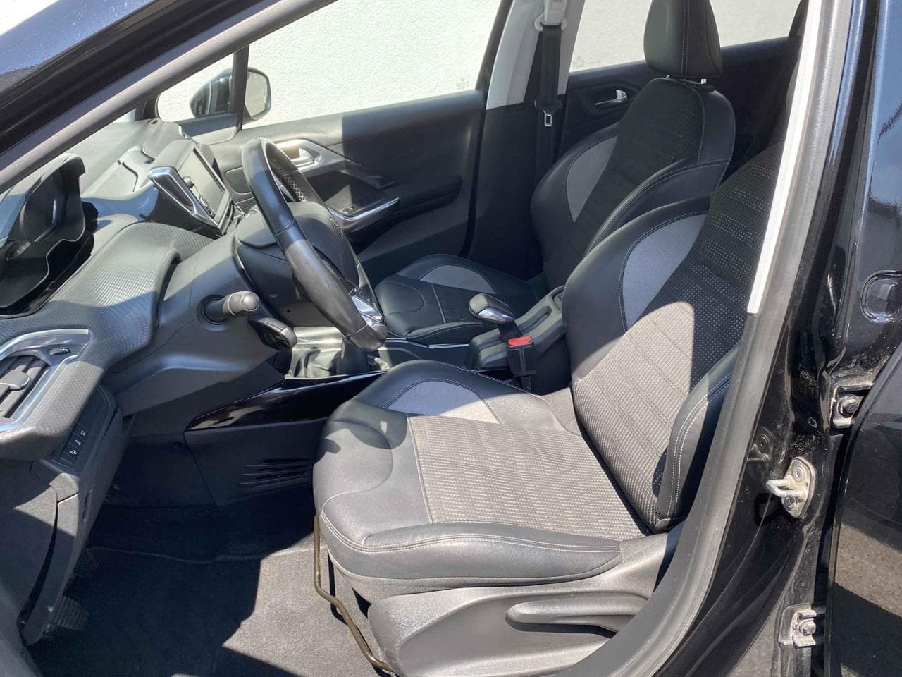 2017 Peugeot 2008 - 9