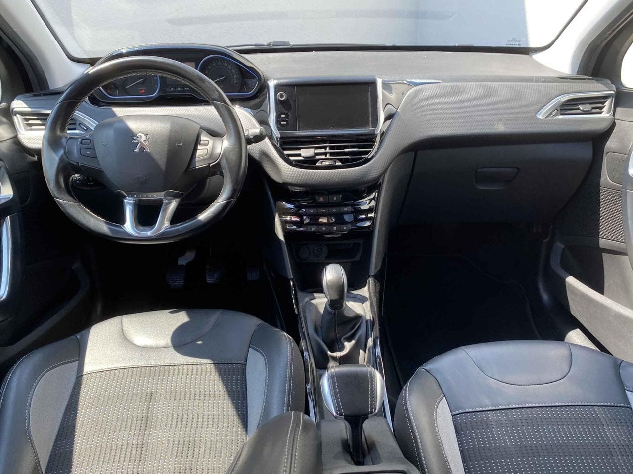 2017 Peugeot 2008 - 8