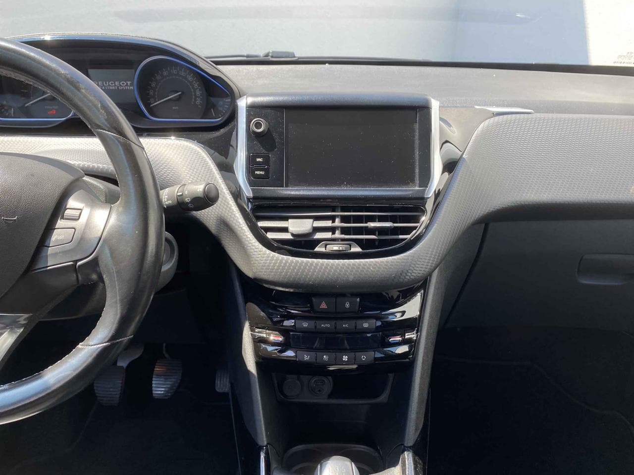 2017 Peugeot 2008 - 12