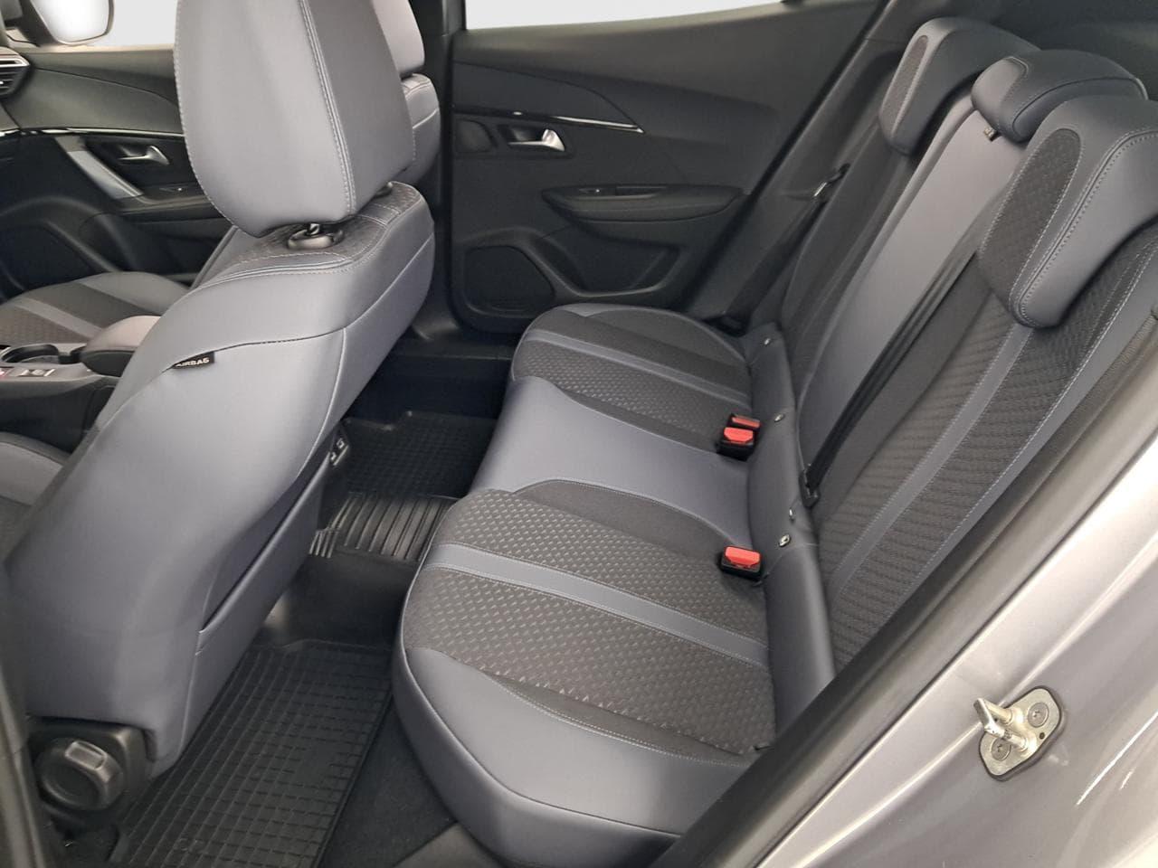2020 Peugeot 2008 - 15