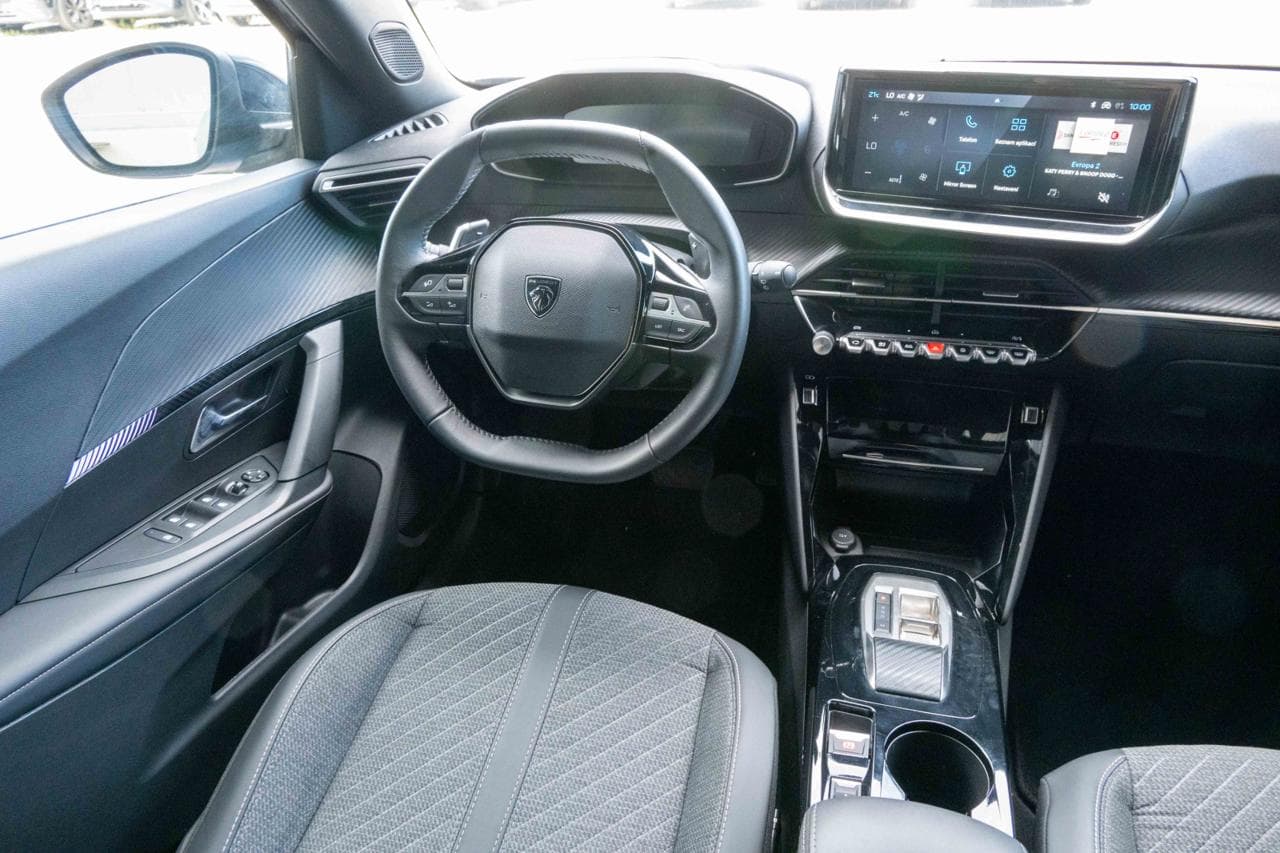 2025 Peugeot 2008 - 9