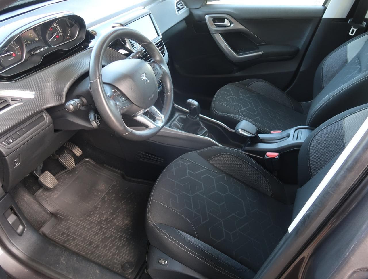 2018 Peugeot 2008 - 16