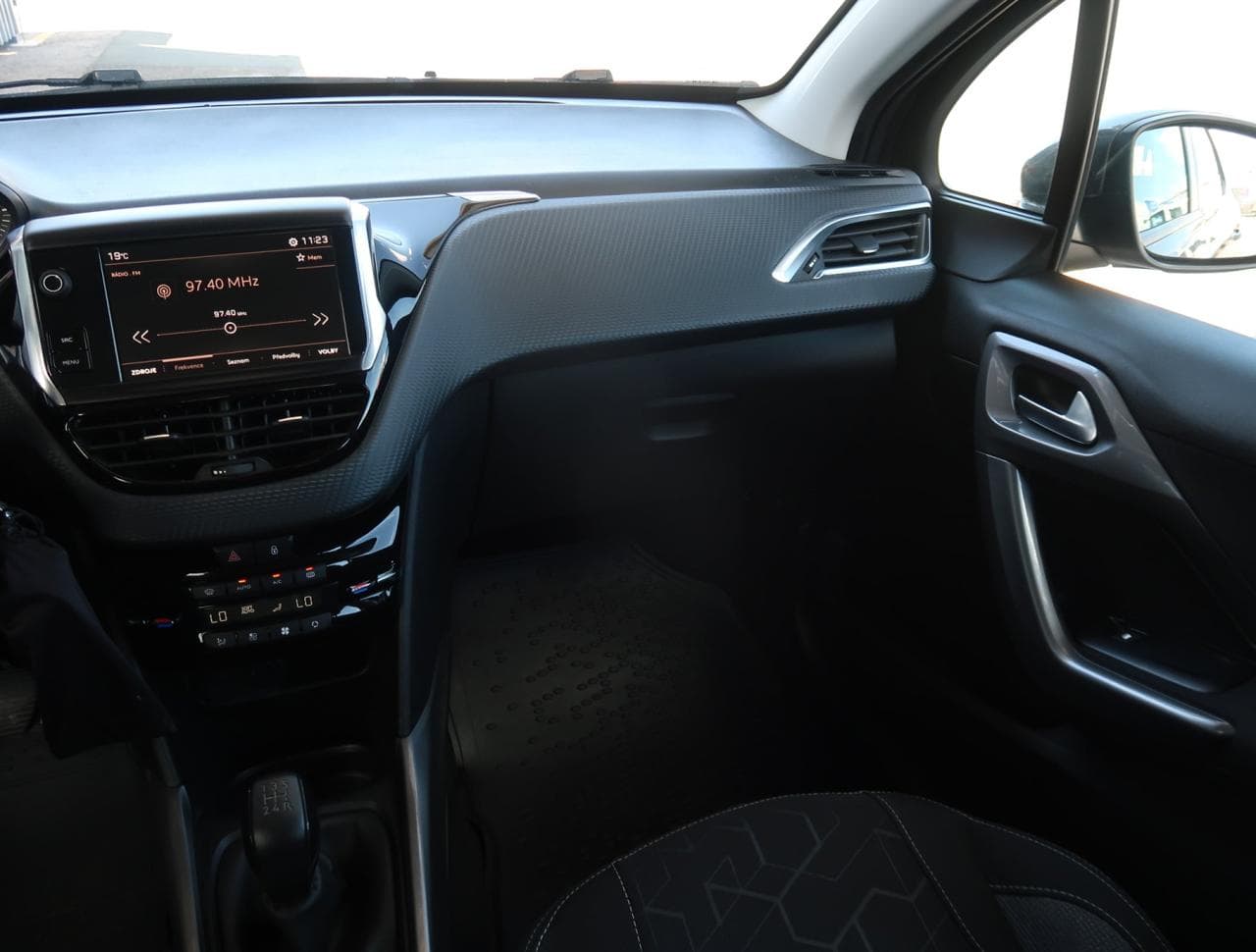 2018 Peugeot 2008 - 11