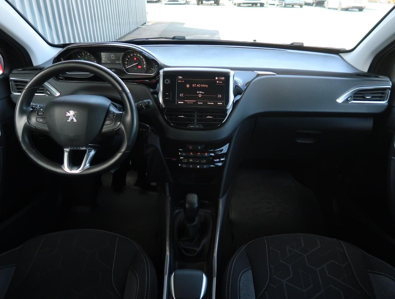 2018 Peugeot 2008 - 10