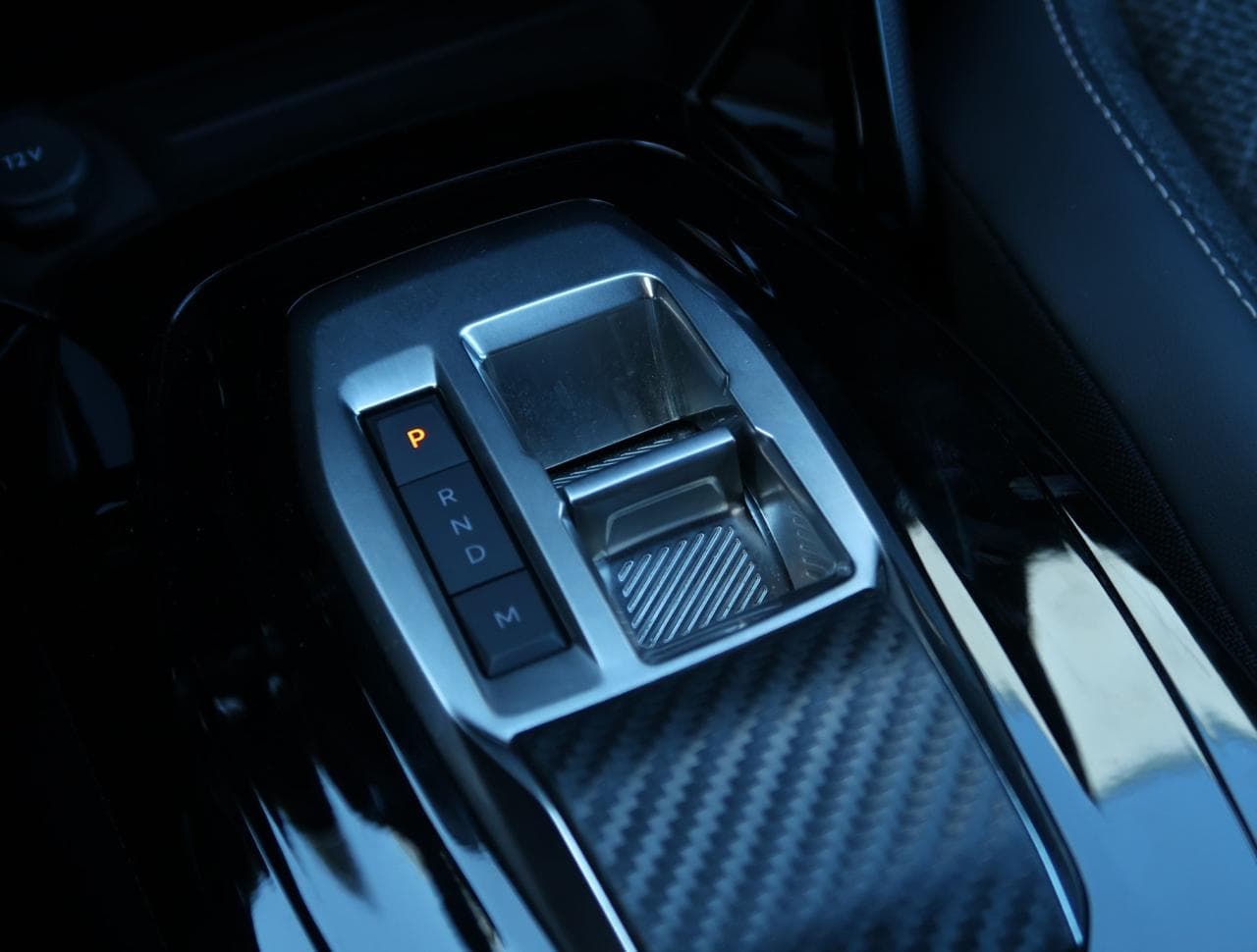 2025 Peugeot 2008 - 19