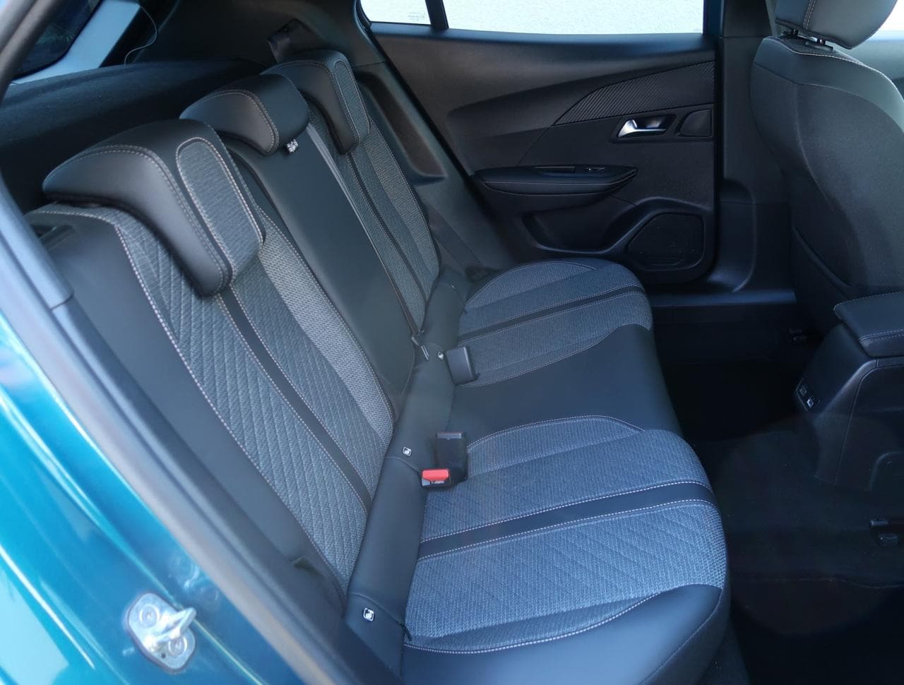 2025 Peugeot 2008 - 13