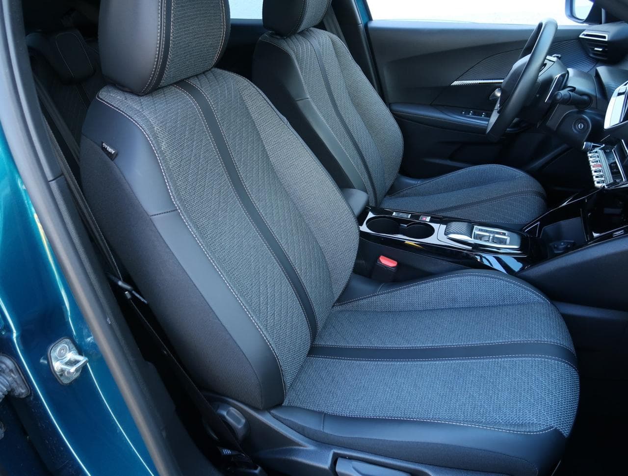 2025 Peugeot 2008 - 12