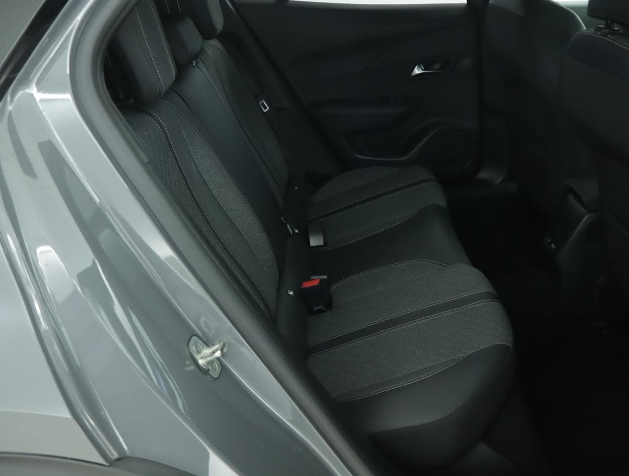 2025 Peugeot 2008 - 13