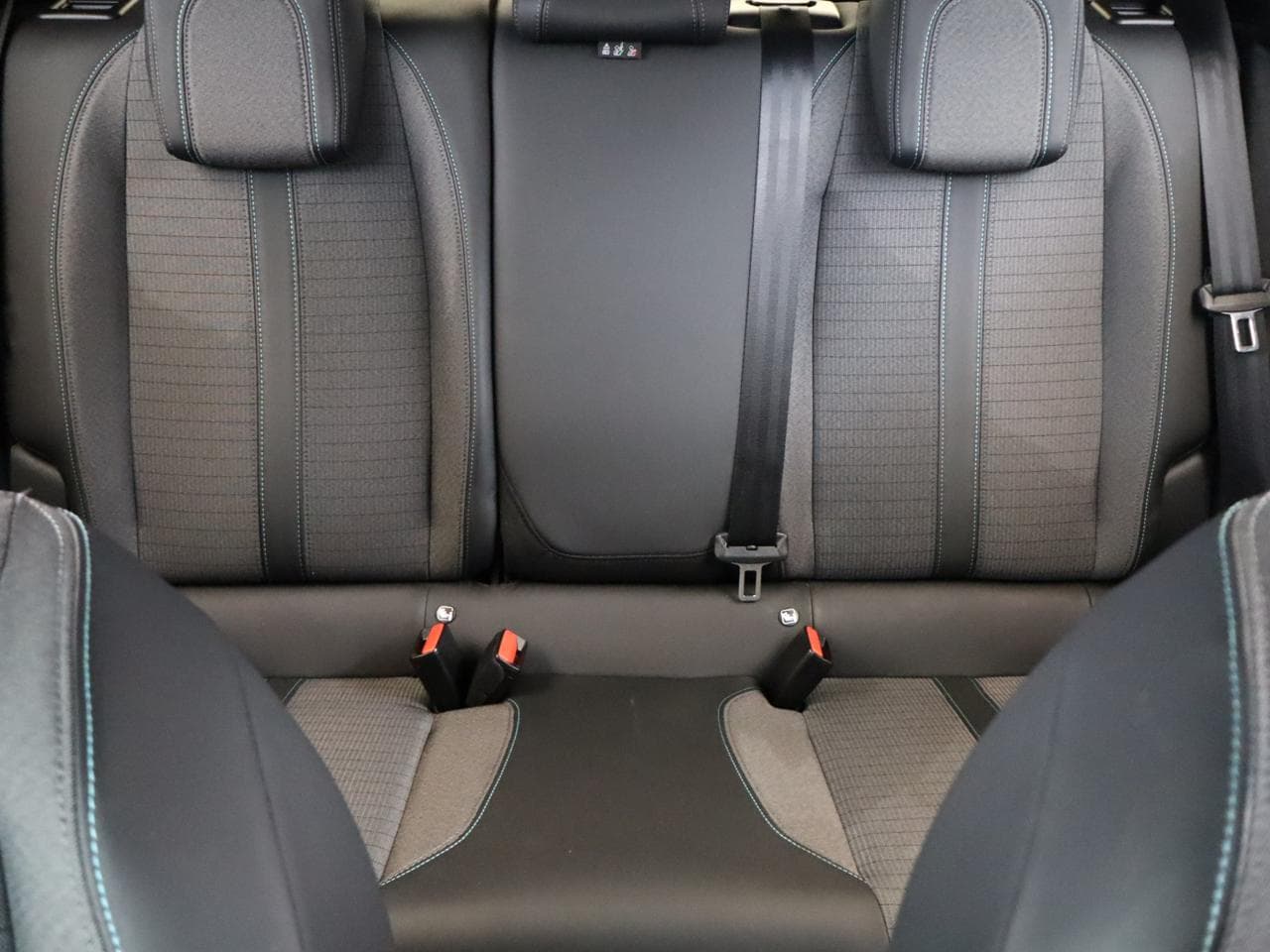 2021 Peugeot 2008 - 12
