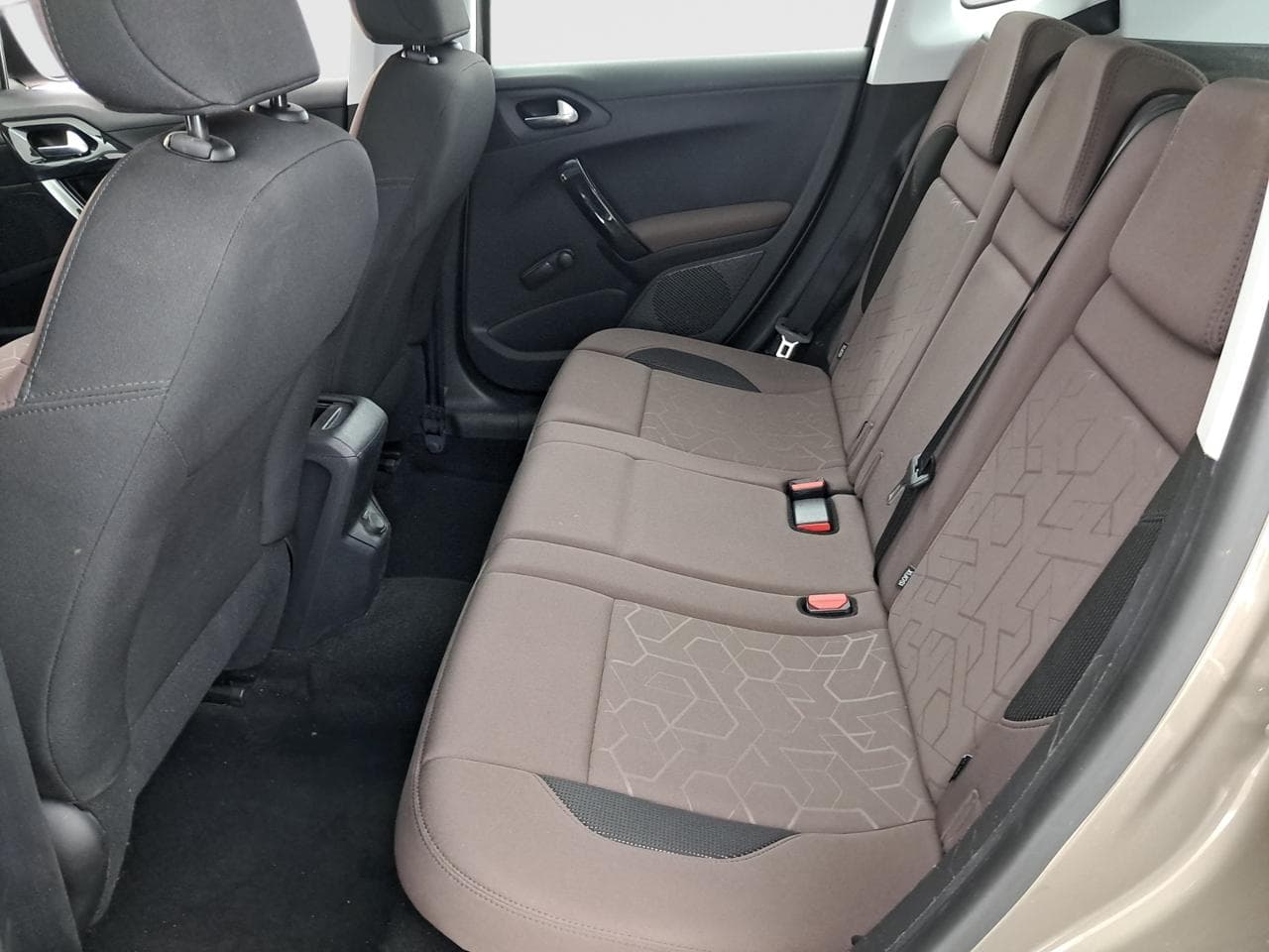2015 Peugeot 2008 - 15