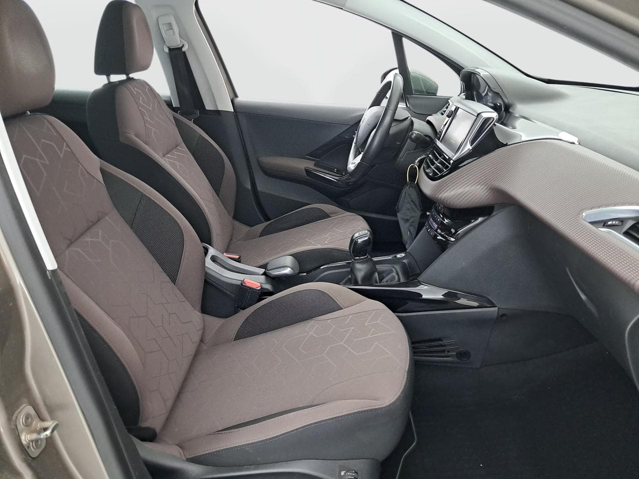 2015 Peugeot 2008 - 12