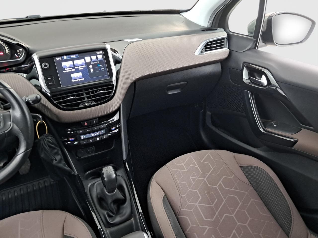 2015 Peugeot 2008 - 11