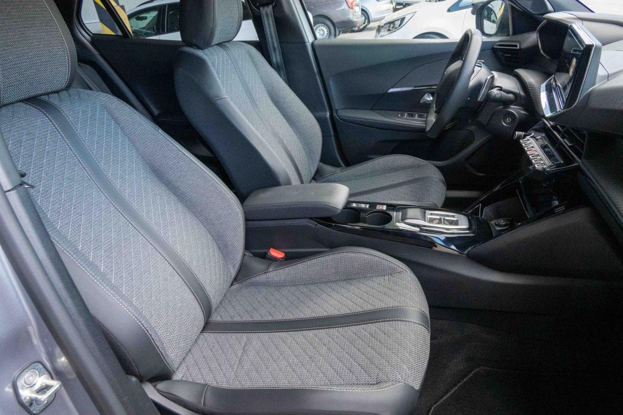 2025 Peugeot 2008 - 12
