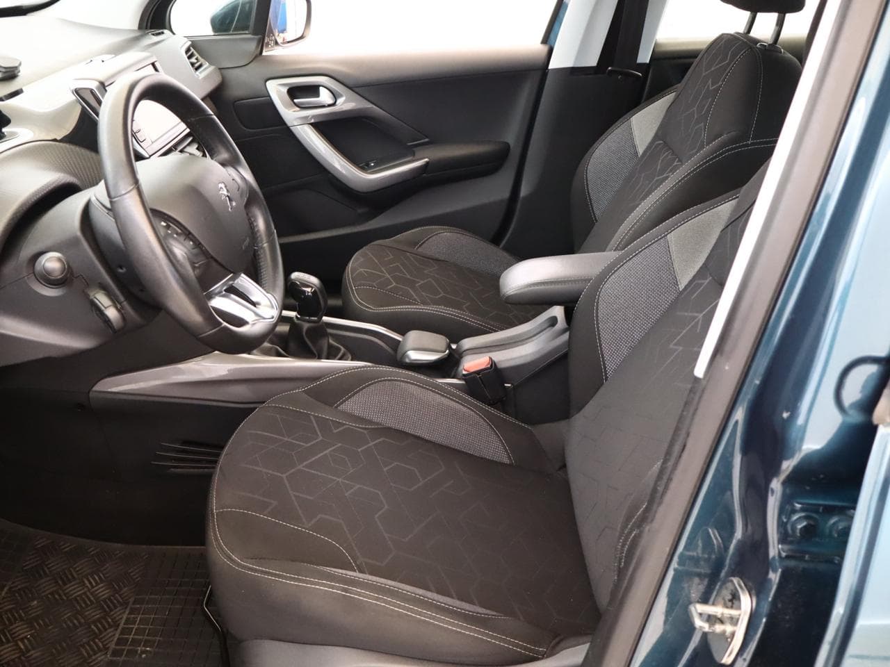 2018 Peugeot 2008 - 13