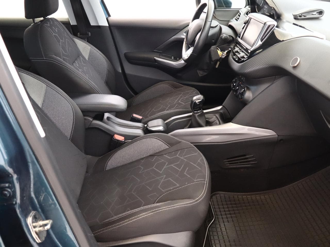 2018 Peugeot 2008 - 10