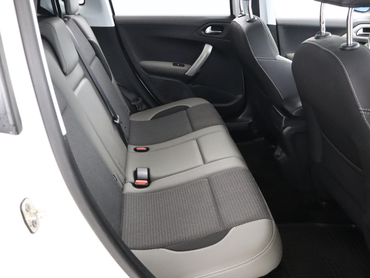 2019 Peugeot 2008 - 11