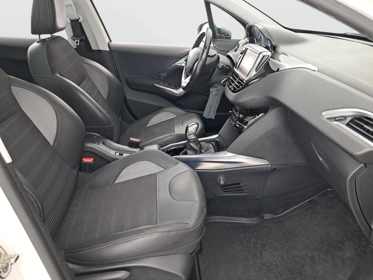2013 Peugeot 2008 - 12